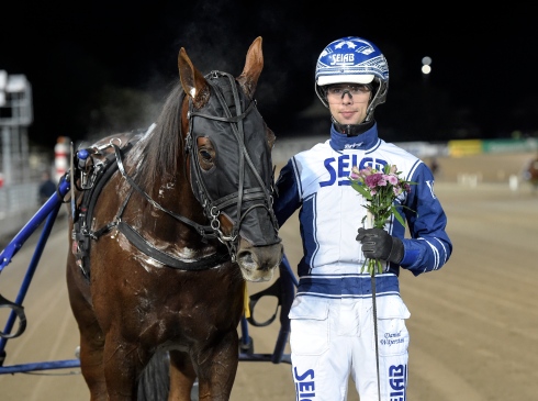 Algot Zonett och Daniel Wäjersten efter en seger på Solvalla i höstas. Foto: Lars Jakobsson, TR Bild 